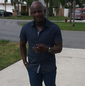 Meet your Posher, Louis